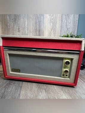 Crosley Dansette Series Portable Turntable Record Player Red Cream Bluetooth